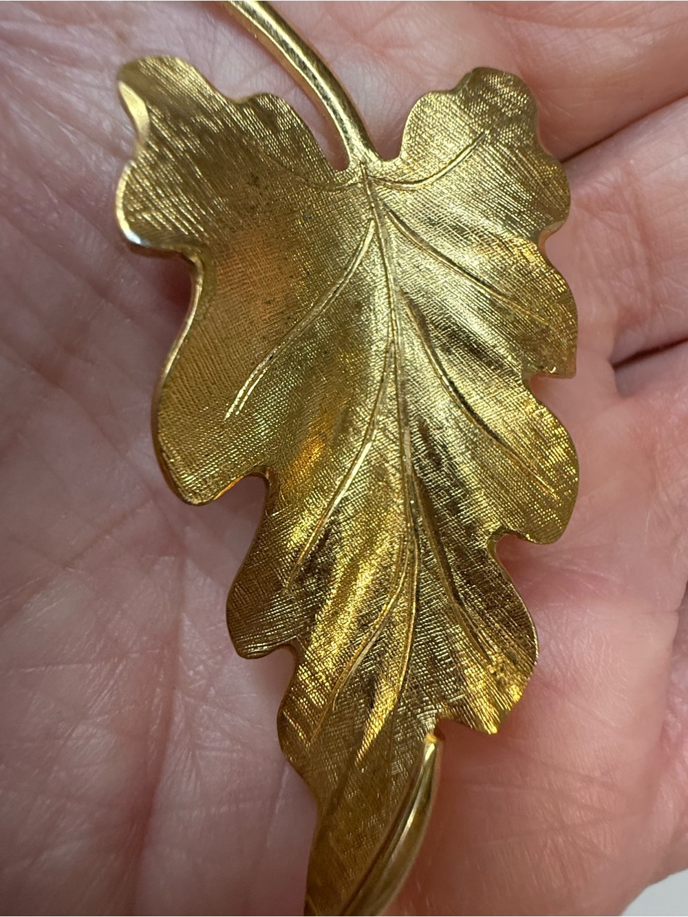 Monet Gold Leaf Brooch vibrant Monet - Picture 3 of 6